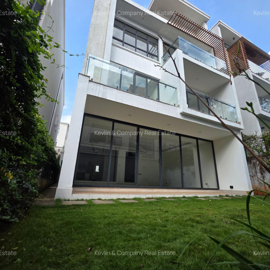 5 Bed Townhouse with En Suite in Lavington - 1