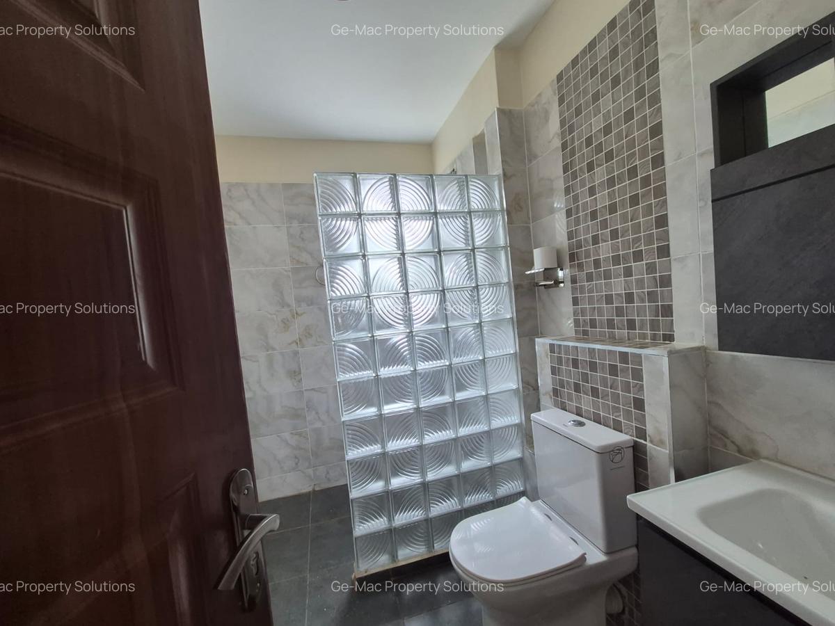 4 Bed House with En Suite in Thome - 6