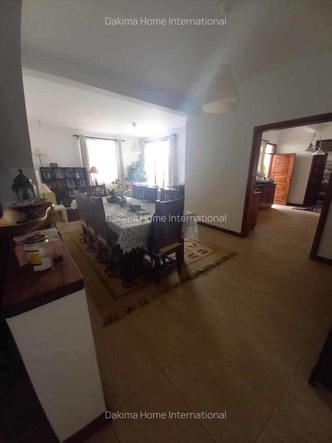 4 Bed Townhouse with En Suite in Spring Valley - 8