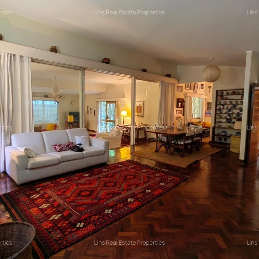 3 Bed House with En Suite in Lavington - 4