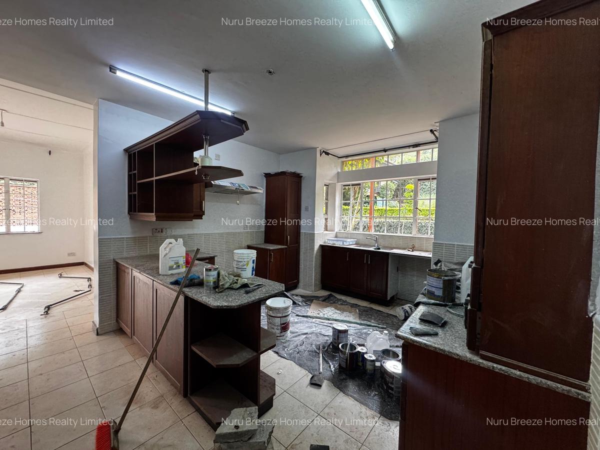5 Bed Townhouse with En Suite in Rosslyn - 11