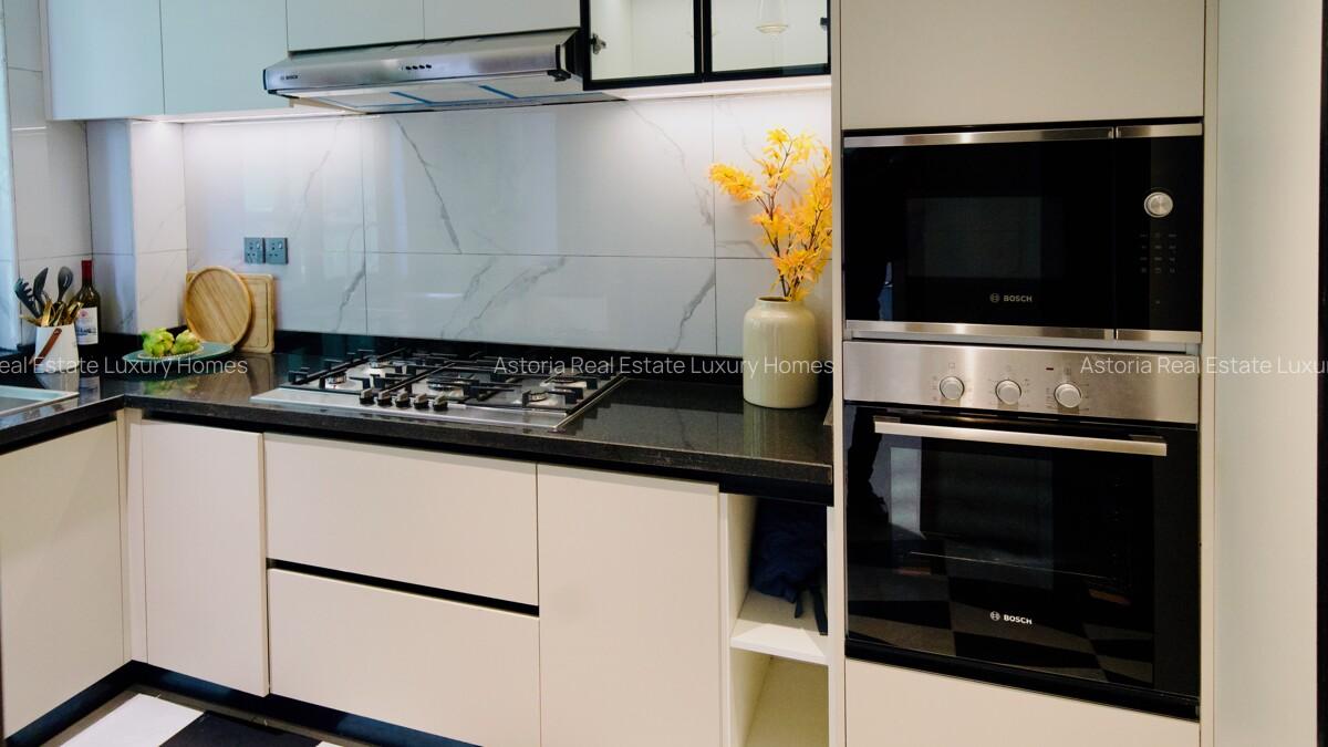 3 Bed Apartment with En Suite at 2026-410 - 11