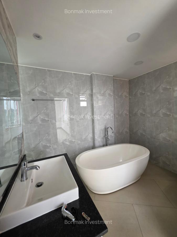 4 Bed Apartment with En Suite at General Mathenge - 20