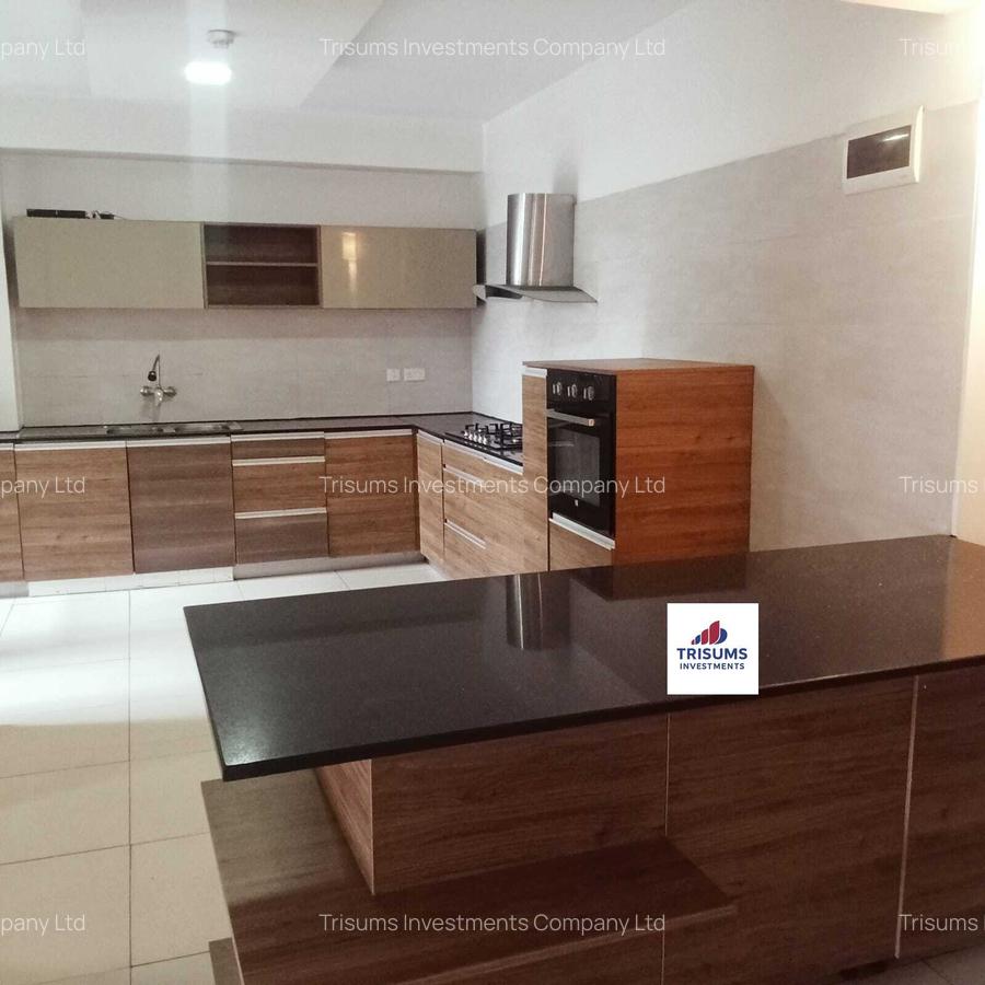 4 Bed Apartment with En Suite in Parklands - 5