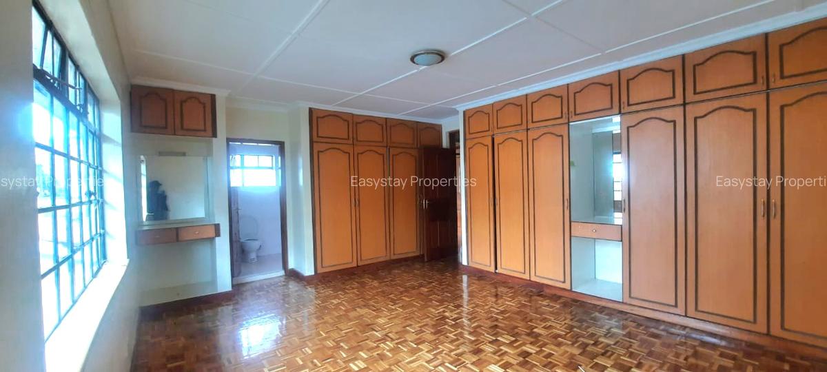 4 Bed Townhouse with En Suite in Lavington - 4