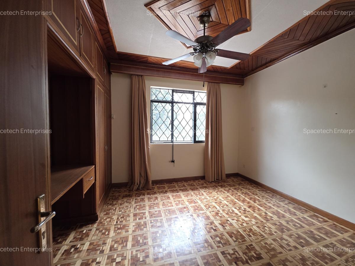 5 Bed House with En Suite in Runda - 5