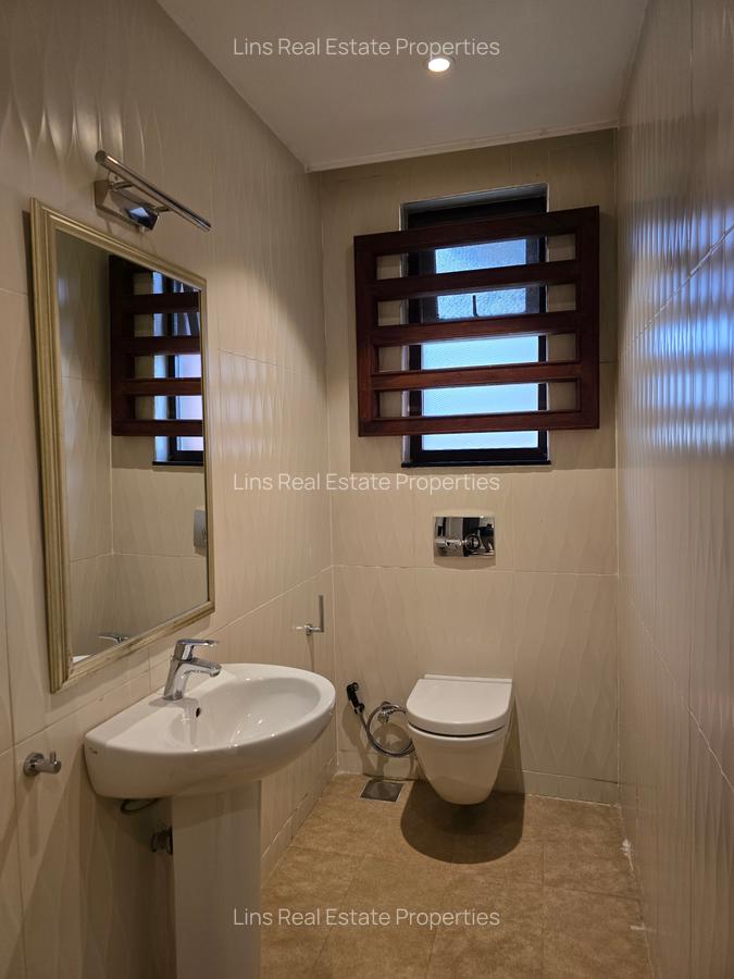 3 Bed Townhouse with En Suite in Spring Valley - 9