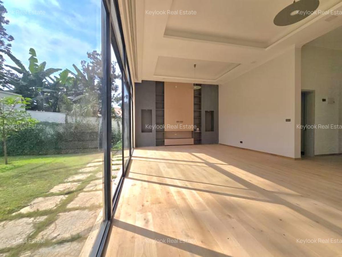 5 Bed Townhouse with En Suite at Lavington Green - 14