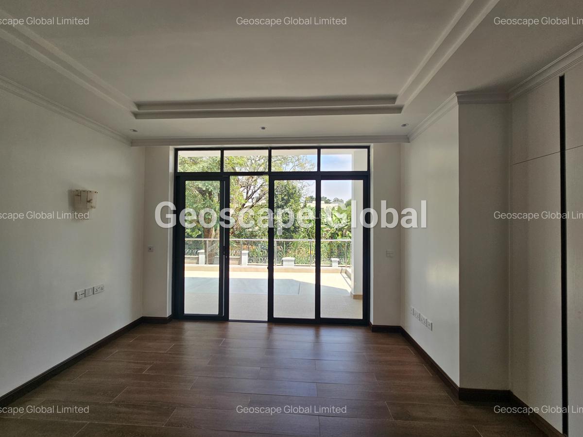 5 Bed Townhouse with En Suite in Lavington - 9