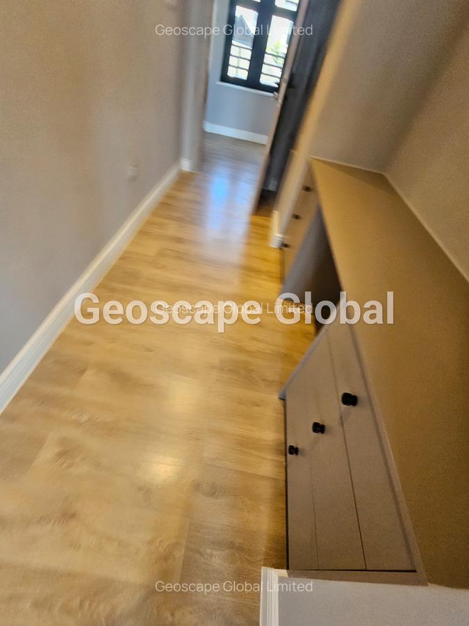 5 Bed House with En Suite in Runda - 8