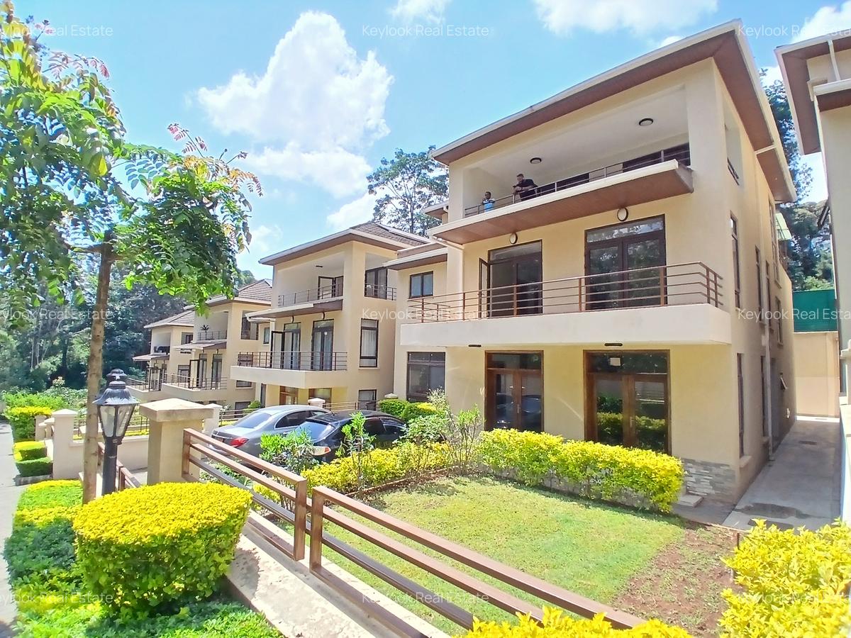 5 Bed Townhouse with En Suite at Lavington Green - 3