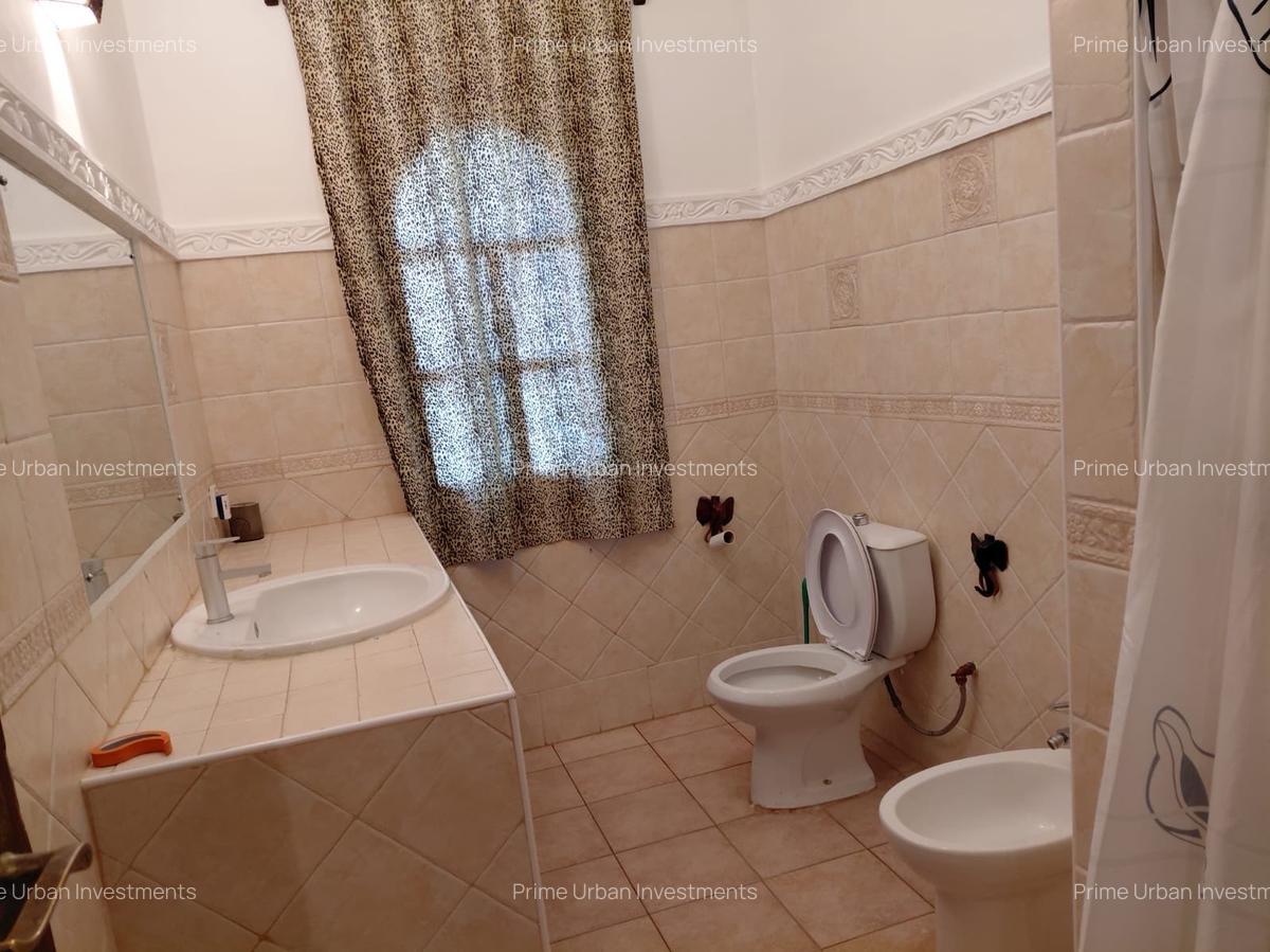 4 Bed House with En Suite at Watamu Beach - 14