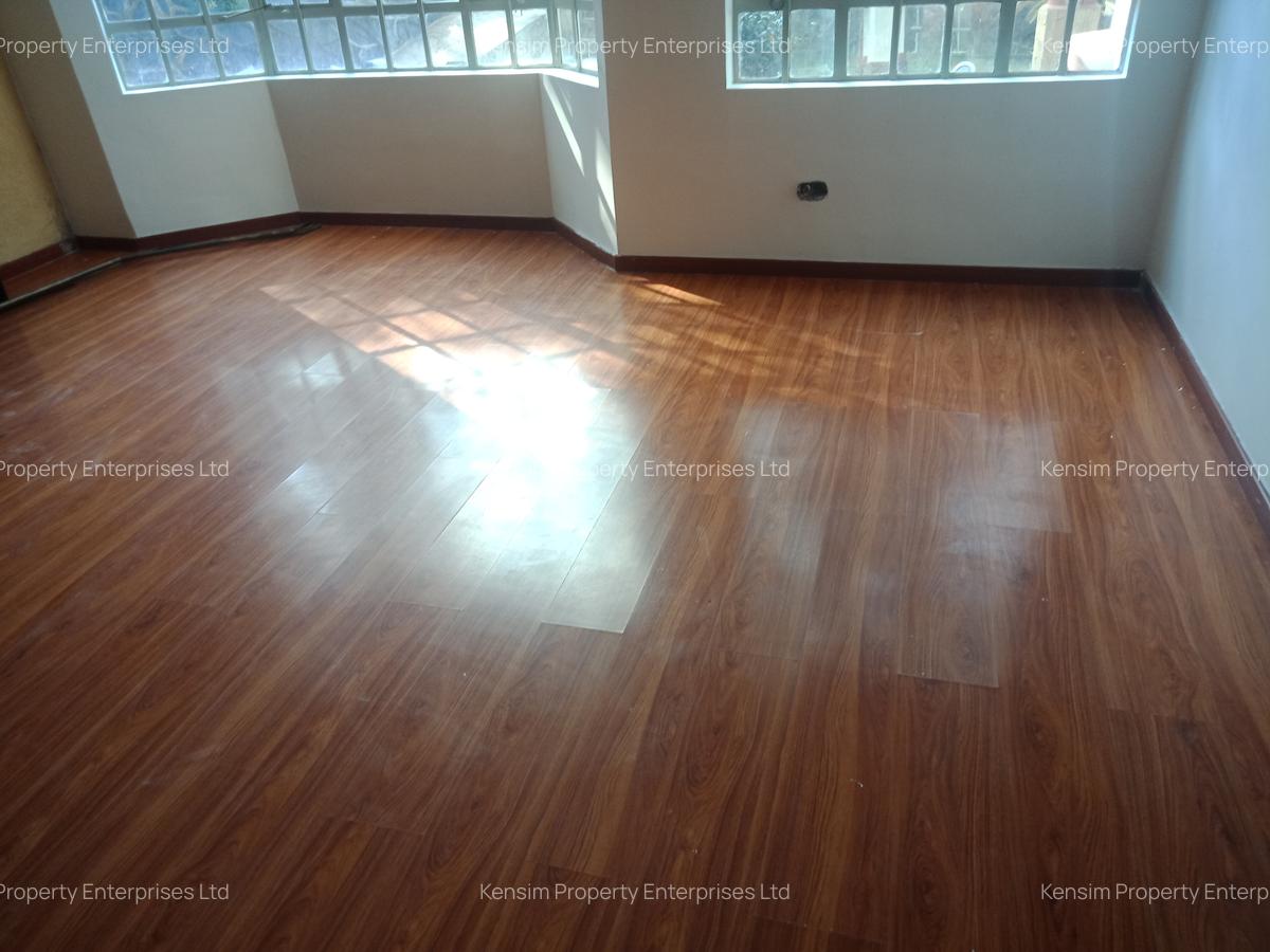 6 Bed House with En Suite in Nyari - 7