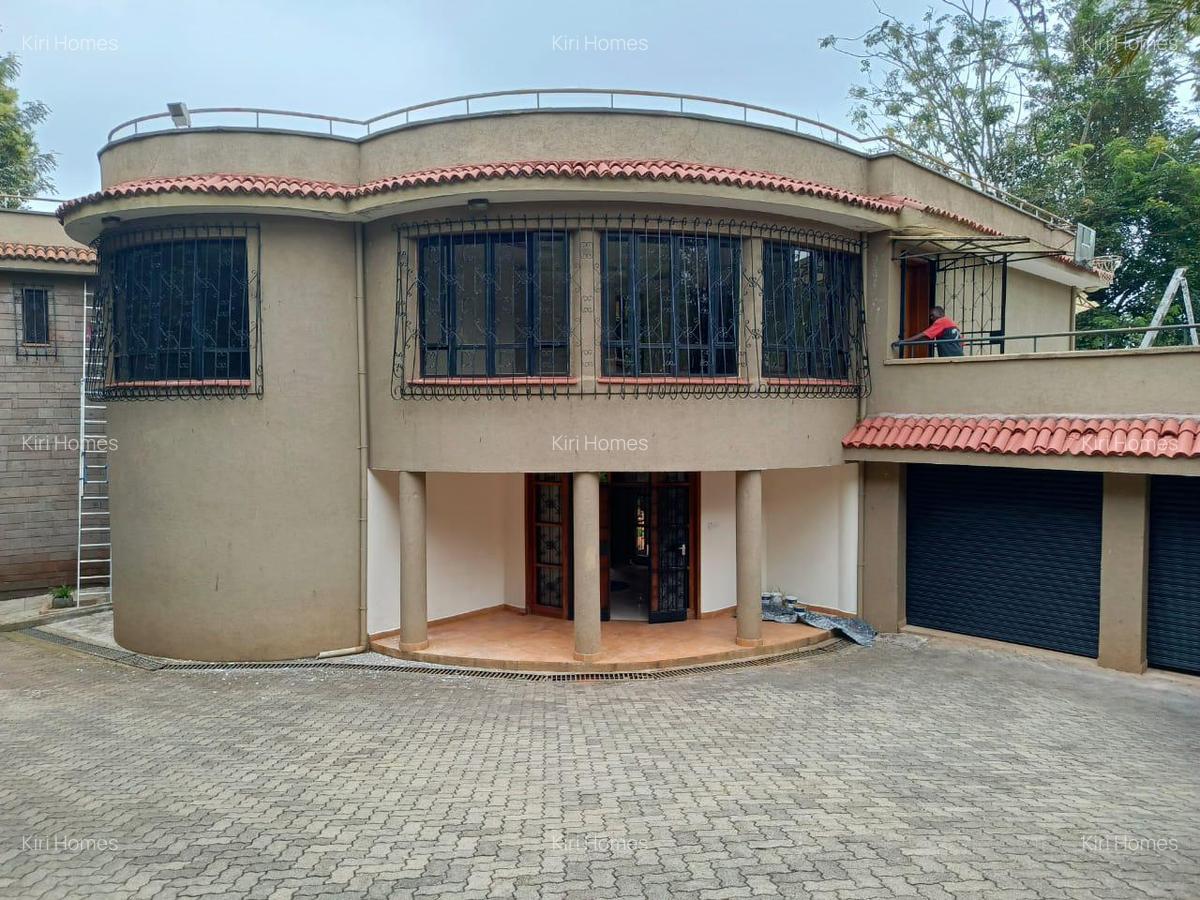 4 Bed Townhouse with En Suite in Nyari - 2