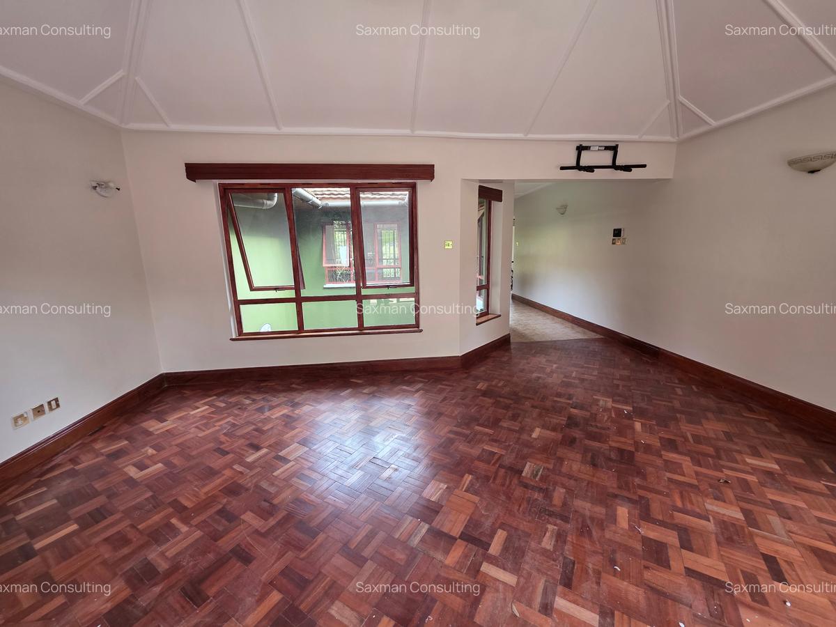 5 Bed House with En Suite in Runda - 7