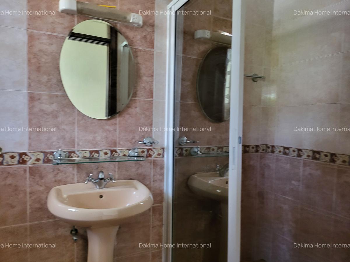 4 Bed Townhouse with En Suite in Brookside - 17
