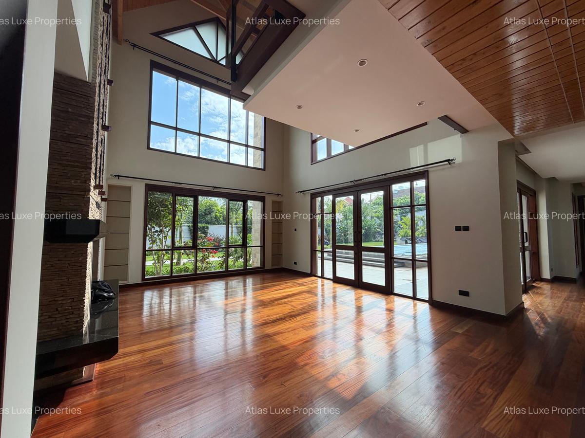 4 Bed House with En Suite in Runda - 2