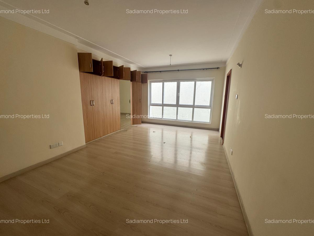 3 Bed Apartment with En Suite in Westlands Area - 4