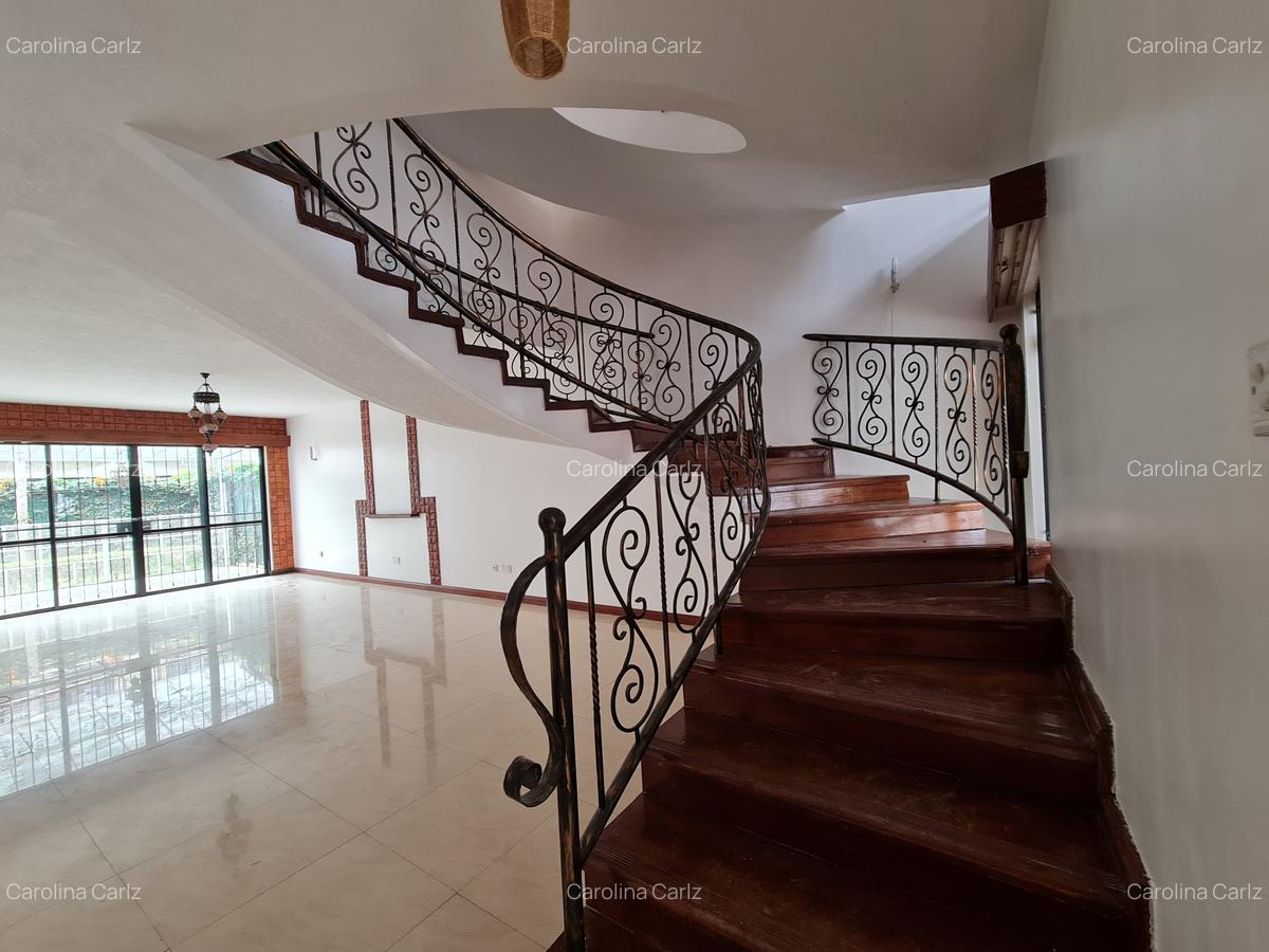 4 Bed Townhouse with En Suite at Brookside Drive - 5
