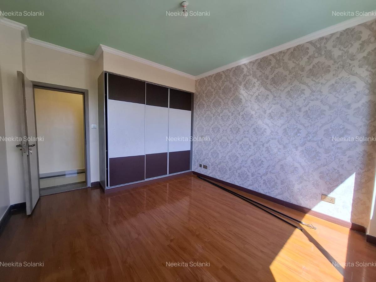 3 Bed Apartment with En Suite at Dennis Pritt Road - 6