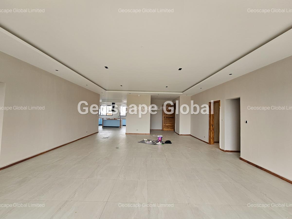 4 Bed Apartment with En Suite in Spring Valley - 20