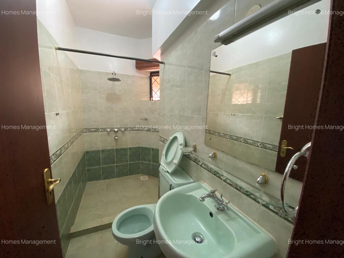 4 Bed Townhouse with En Suite in Lavington - 15