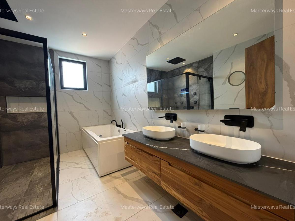 2 Bed Apartment with En Suite at Peponi Road - 4