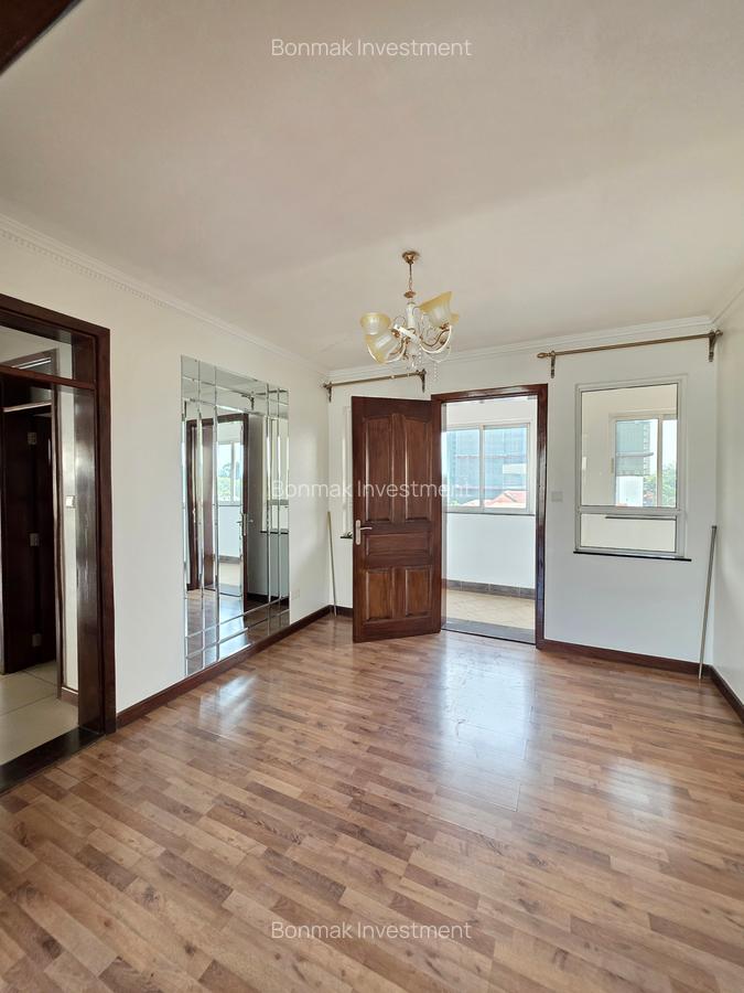 4 Bed Apartment with En Suite at Brookside Drive - 9