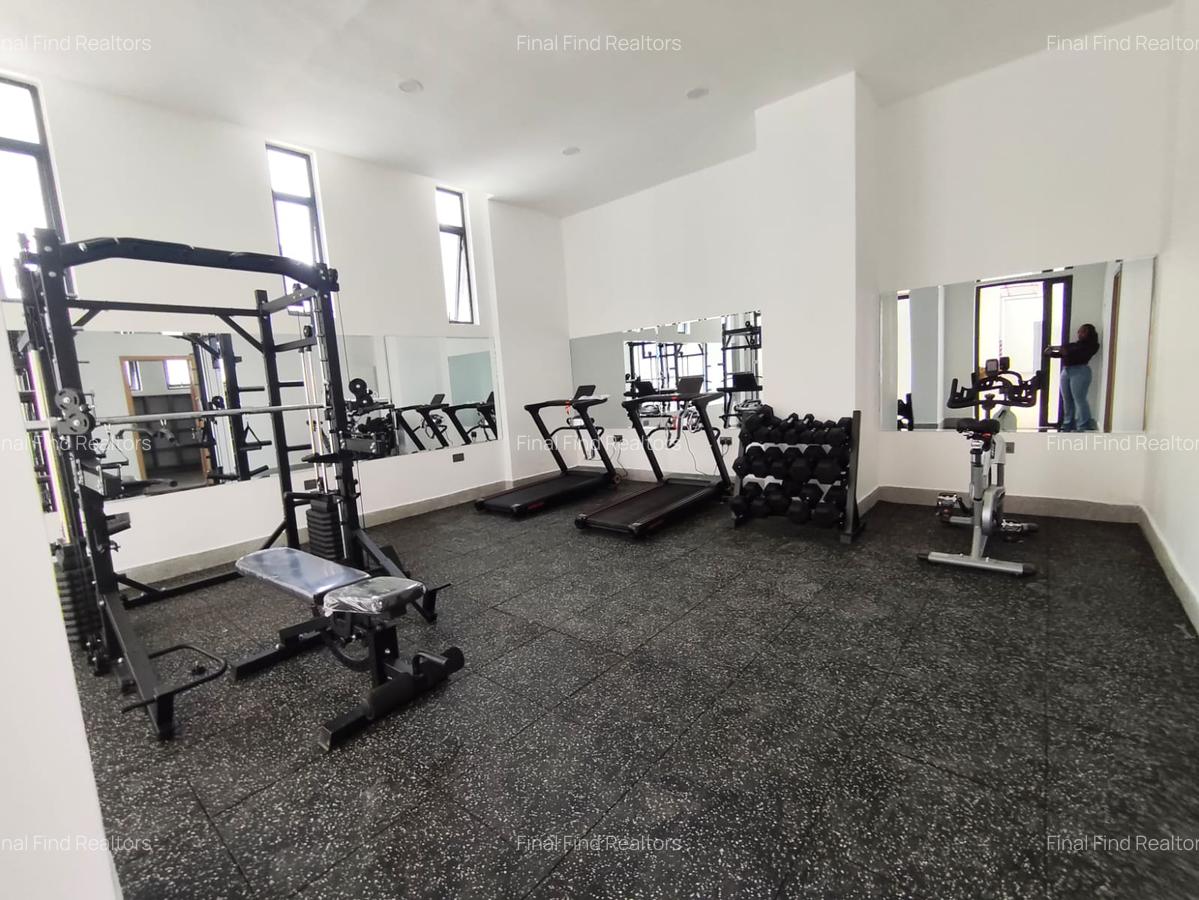 3 Bed Apartment with En Suite in Brookside - 4