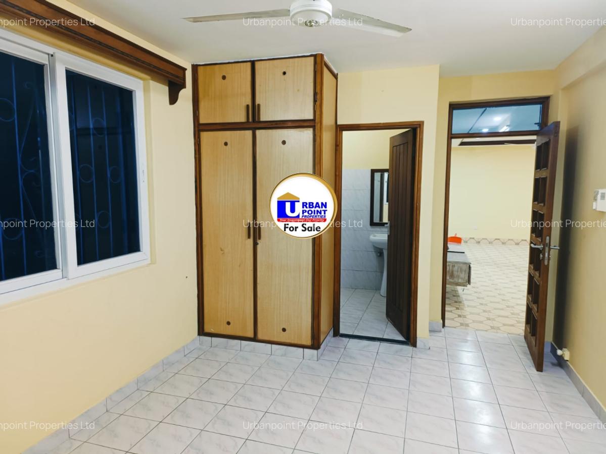 2 Bed Apartment with En Suite at Leisure - 7