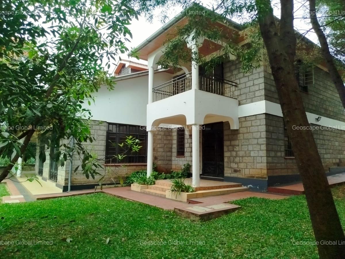 5 Bed House with En Suite in Runda - 10