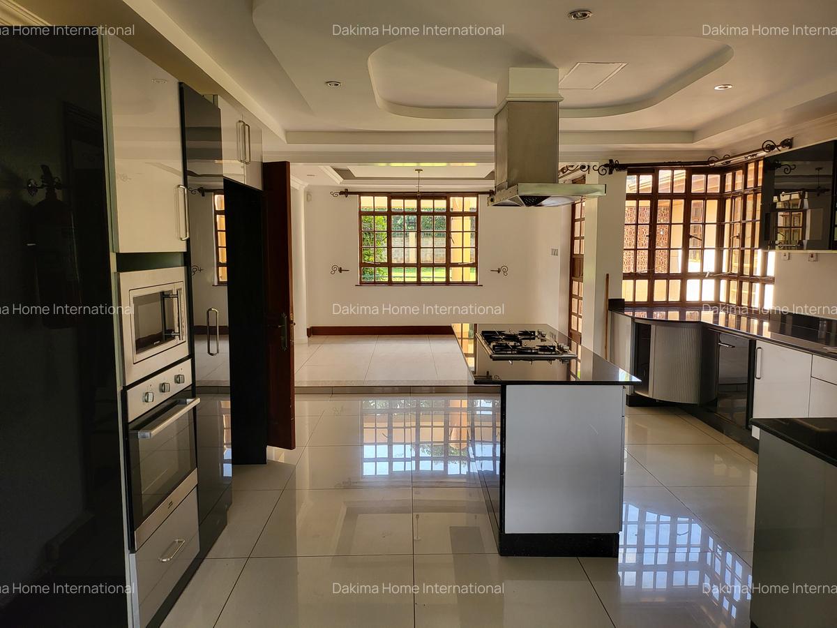 5 Bed House with En Suite in Runda - 5