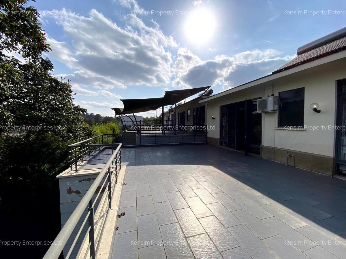 5 Bed Townhouse with En Suite in Spring Valley - 2