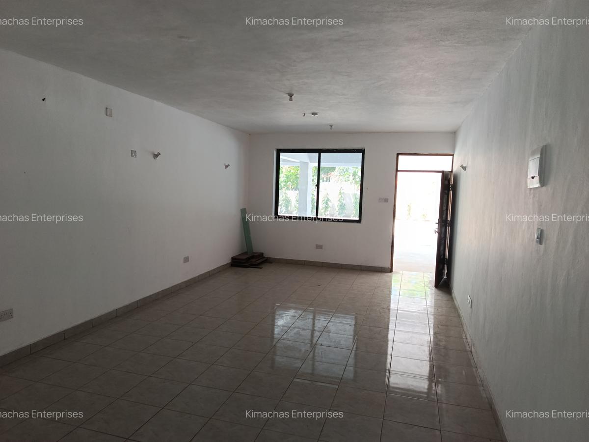 4 Bed Townhouse with En Suite at Links Road - 3