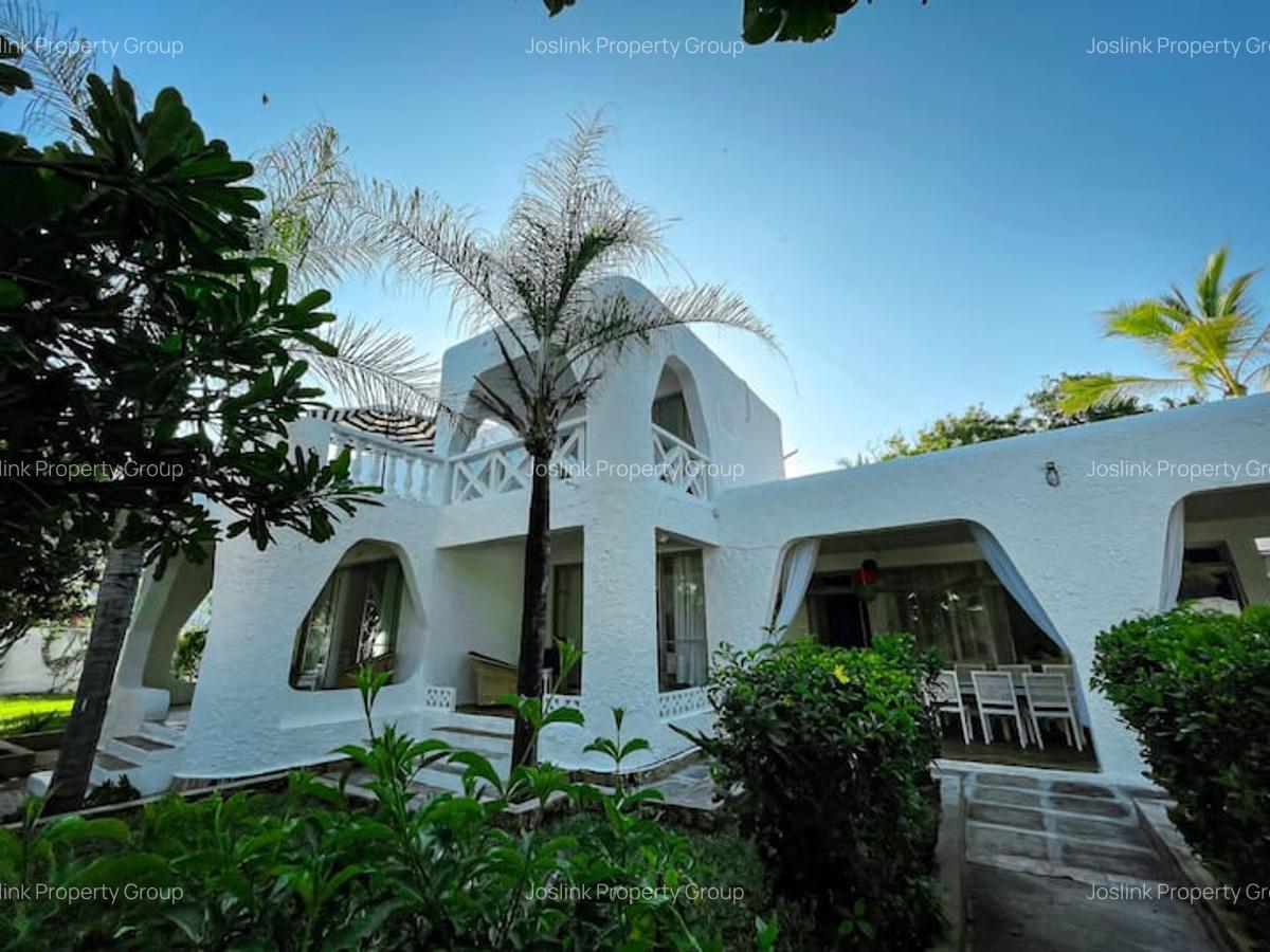 Furnished 5 Bed Apartment with En Suite at Greenwood Drive - 2