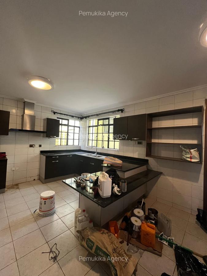 5 Bed Townhouse with En Suite in Lavington - 7