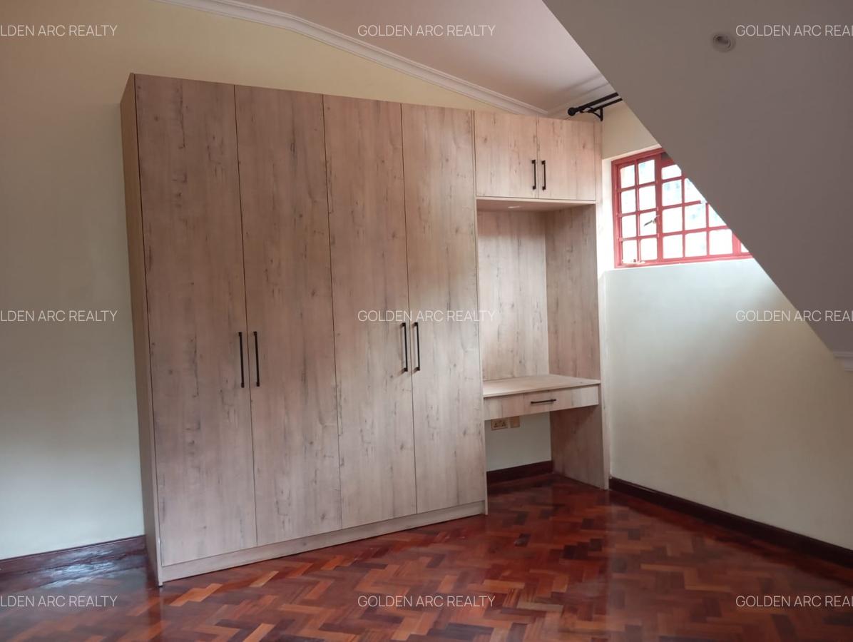 4 Bed Townhouse with En Suite in Karen - 14