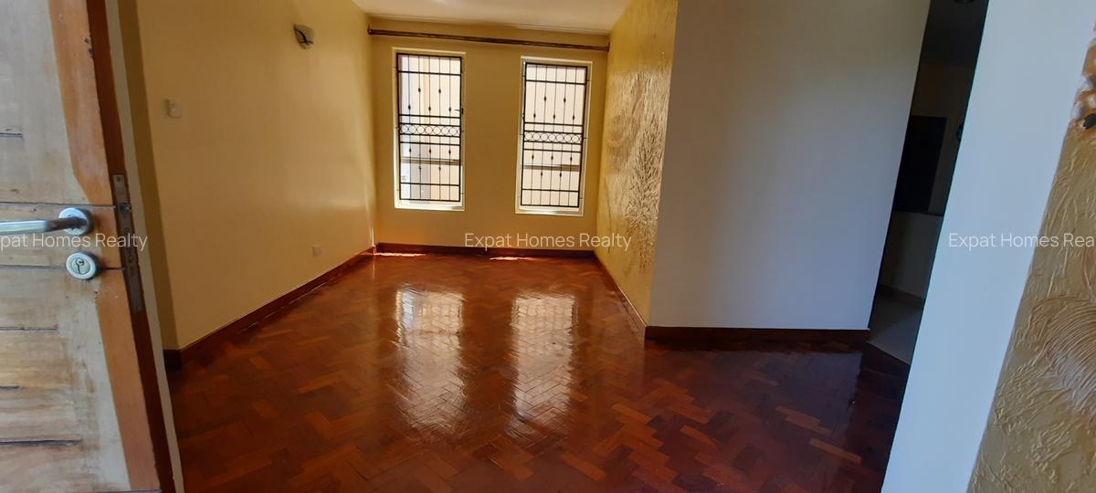 5 Bed Villa with En Suite in Lavington - 5
