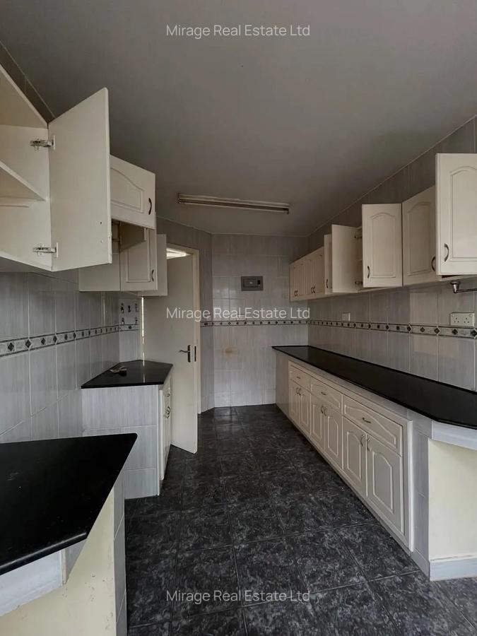 3 Bed Apartment with Parking in Kilimani - 12