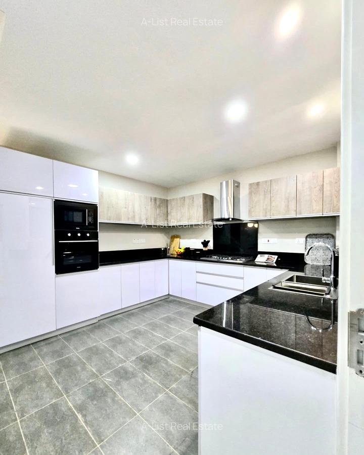 4 Bed Apartment with En Suite at Othaya Road - 5