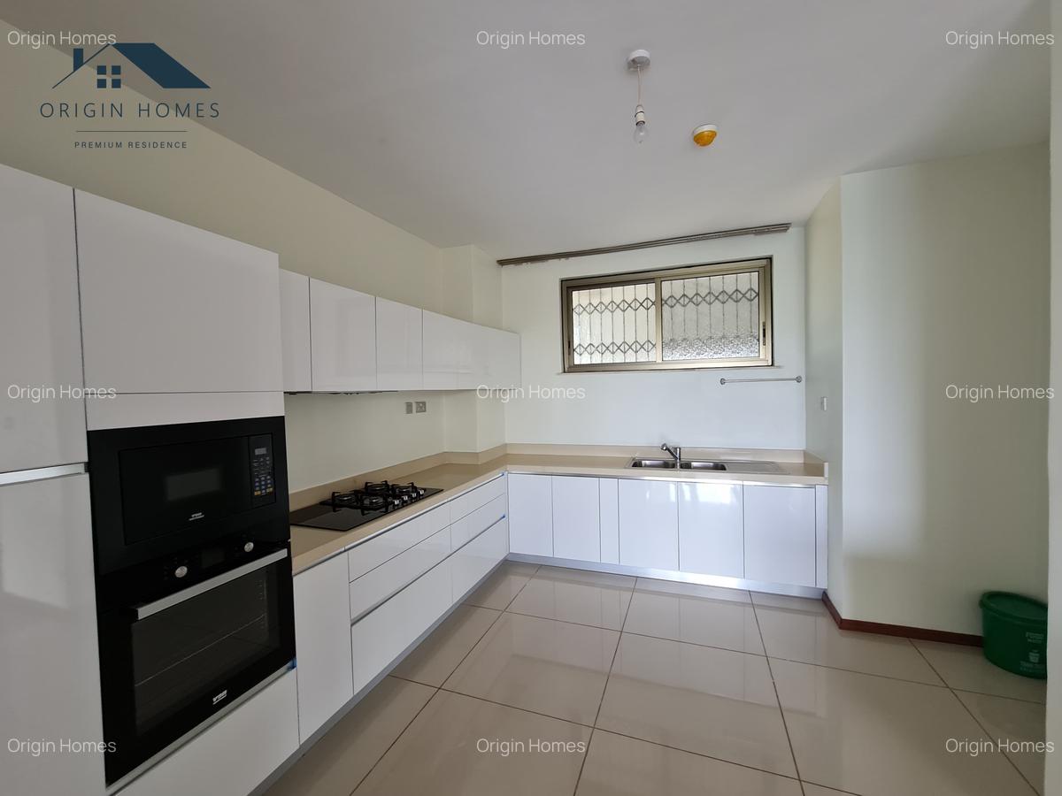 3 Bed Apartment with En Suite at Parklands Road - 13