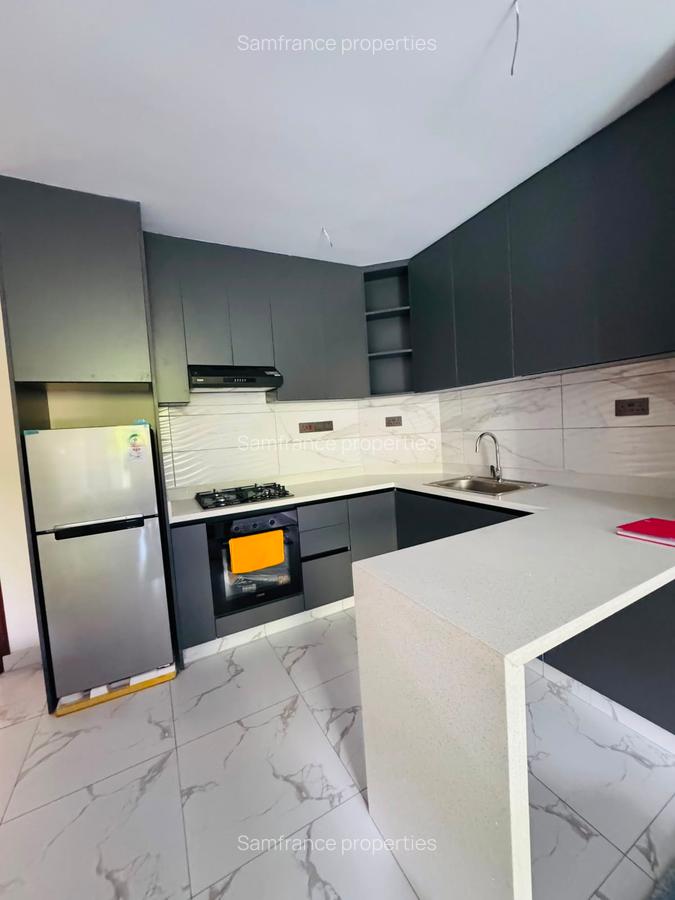 Serviced Studio Apartment with En Suite at Volume Road - 3