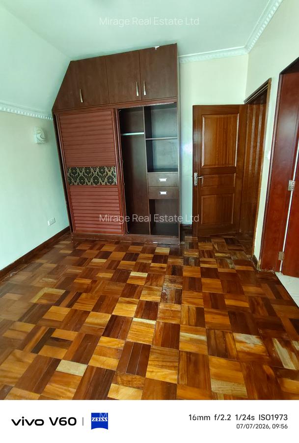 5 Bed Villa with En Suite in Lavington - 12