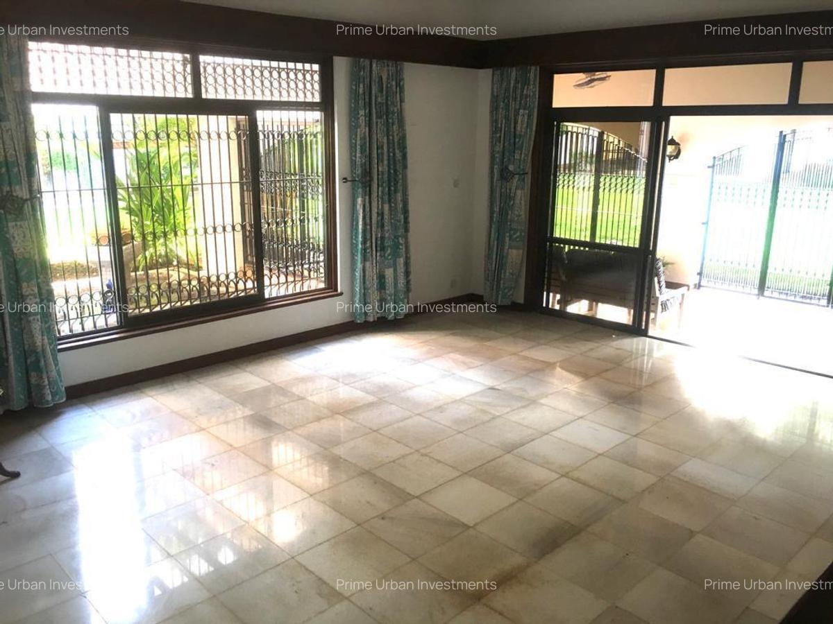 6 Bed House with En Suite at Nyali Beach - 4