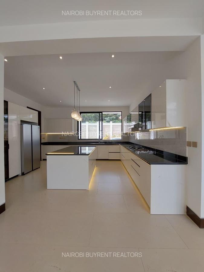 5 Bed House with En Suite at Peponi - 3