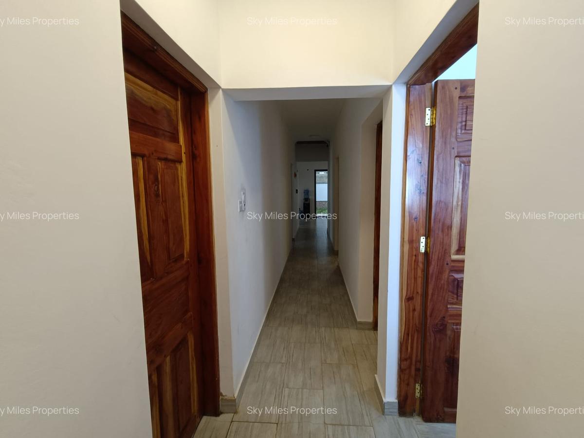 3 Bed House with Garden at Aloo Drive Residence - 9