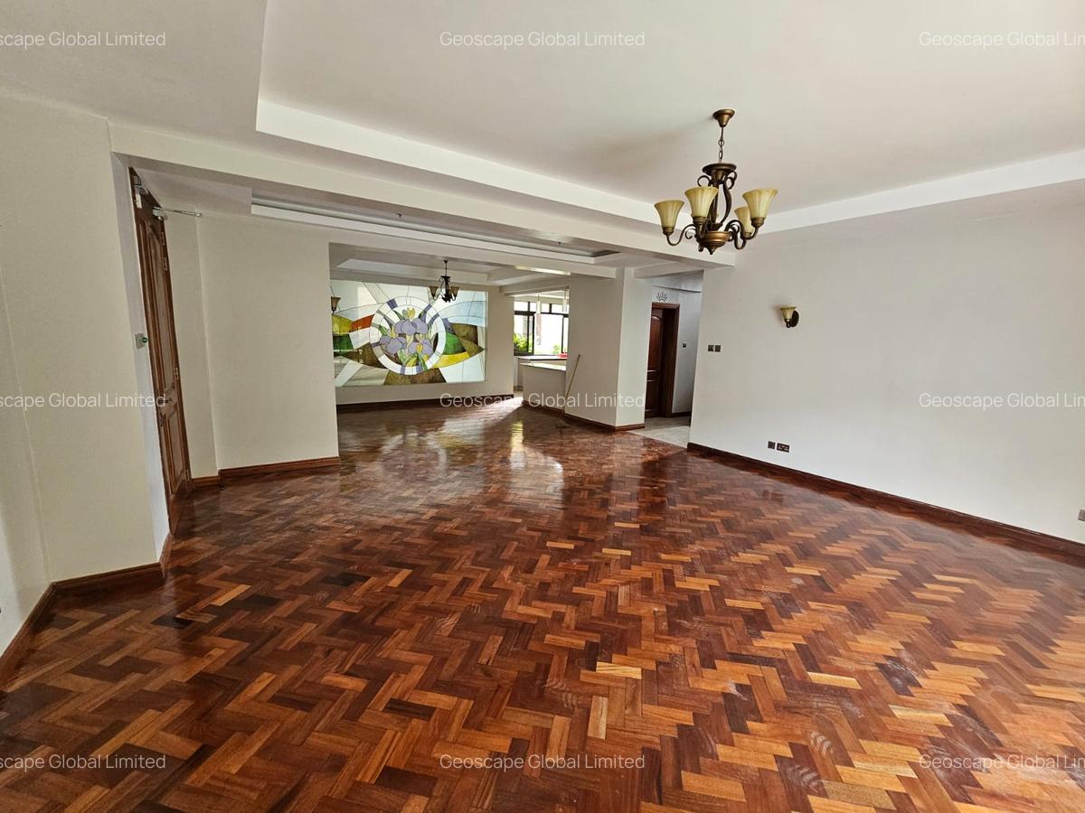 4 Bed Apartment with En Suite in Riverside - 8