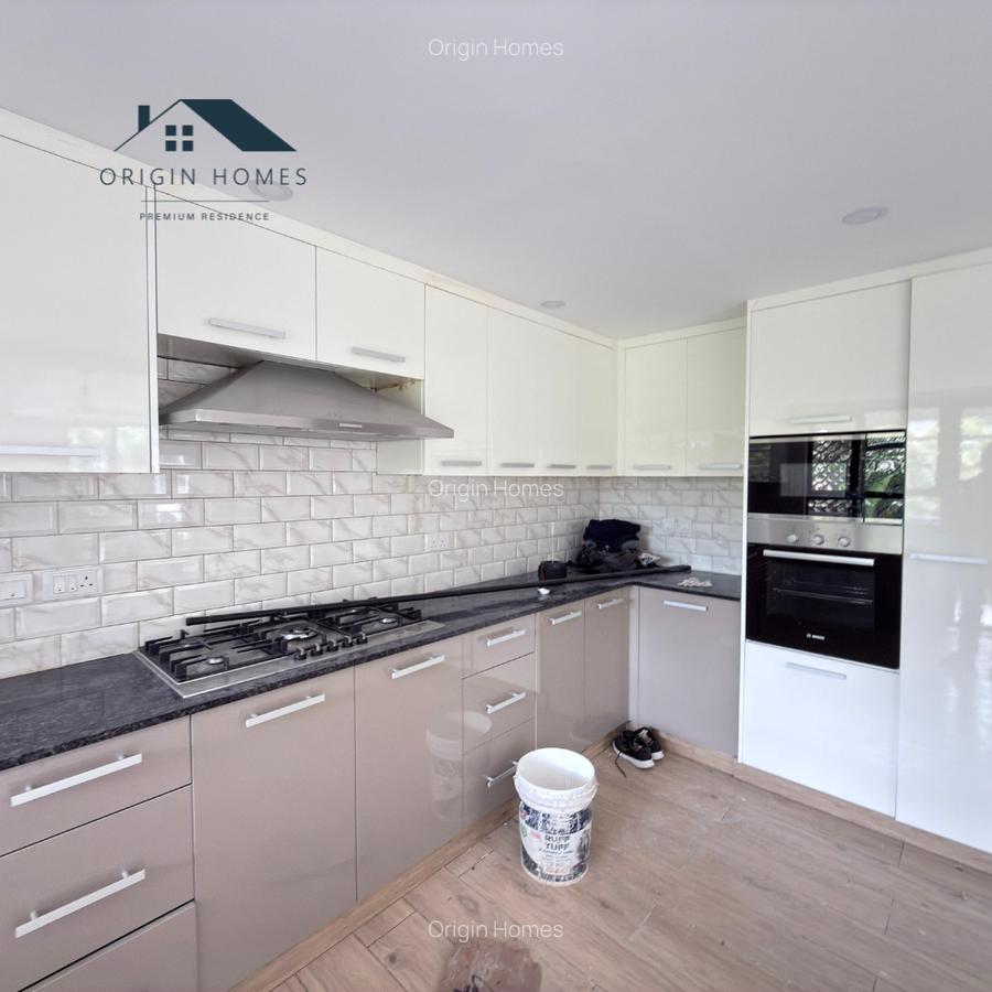 3 Bed Apartment with En Suite at Lavington - 10