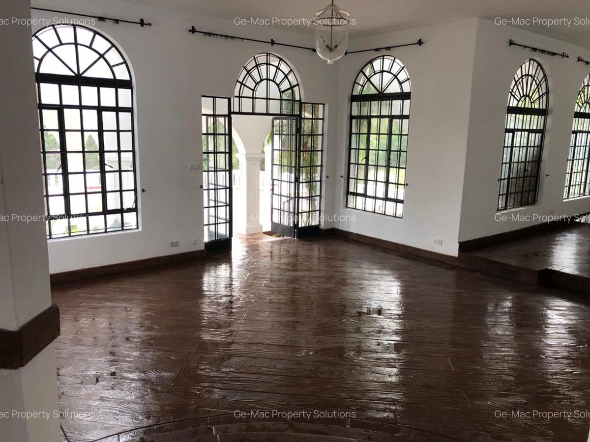 5 Bed House with En Suite in Nyari - 10