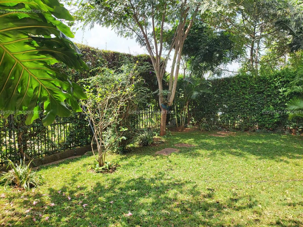 3 Bed Townhouse with En Suite in Rosslyn - 2